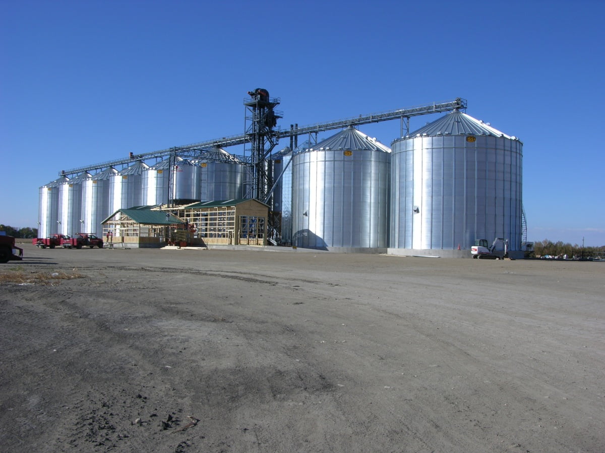 steel grain building